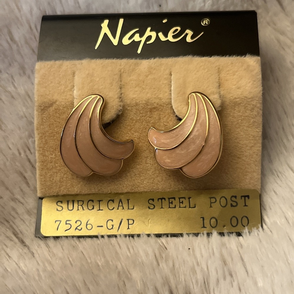 Vtg NOS Napier Cream Enamel Wave Shell Pierced Earrings 1980's